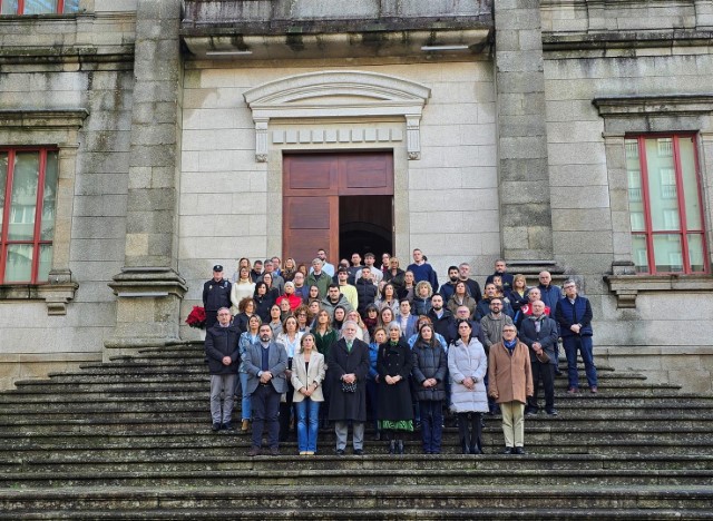 Minuto de silencio contra a violencia machista no Parlamento, logo do asasinato dunha muller en Viveiro